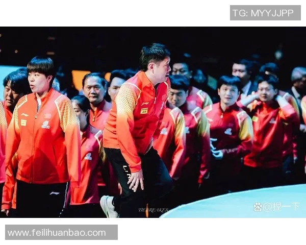 中国选手打破亚洲跳远纪录，教练当场落泪